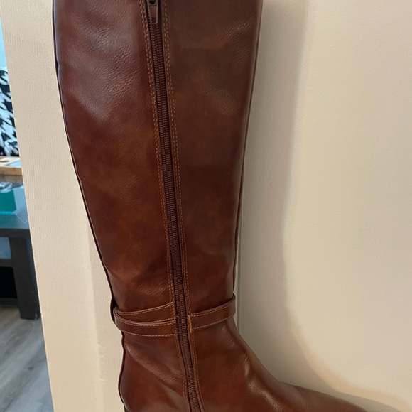 Women's Esprit faux Leather riding boot, size 7.5M - Picture 12 of 12